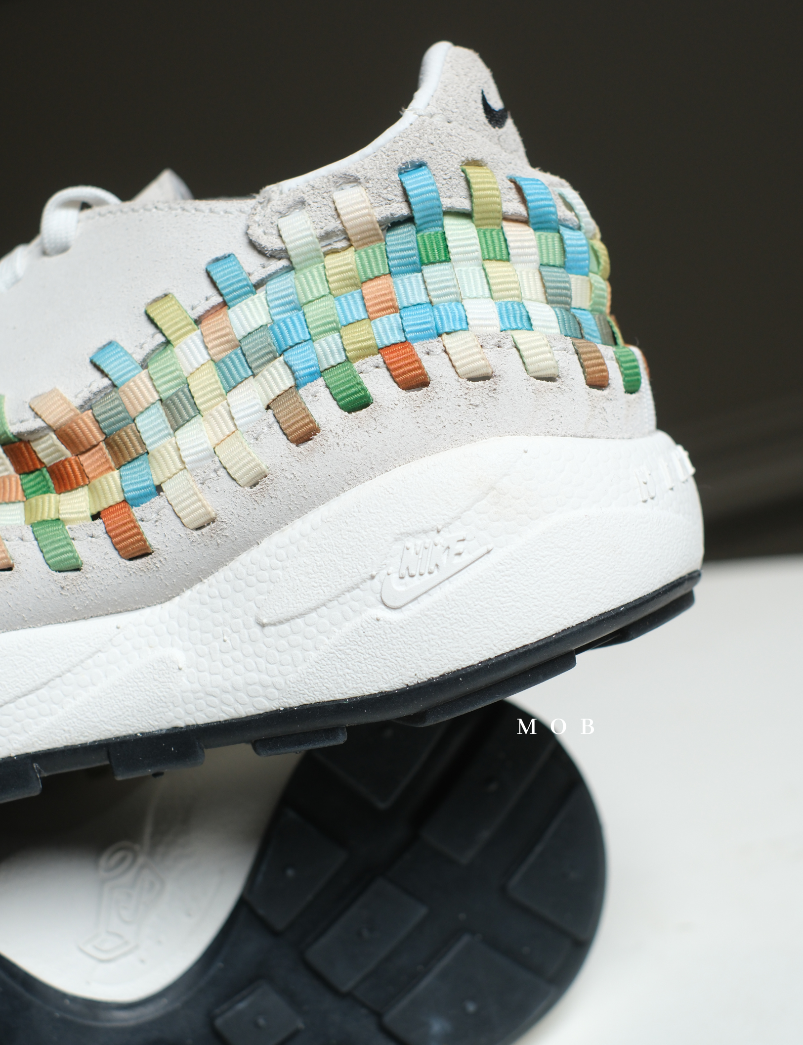 NKSSH03002C Air Footscape Woven Premium Shoes Summit White
