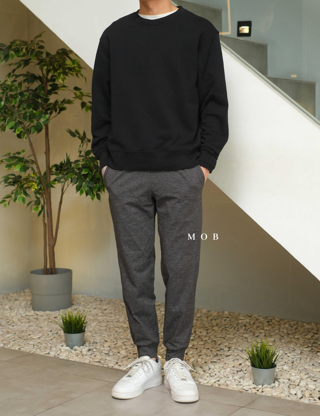 GUJP03002 Stretch Jogger Pants Dark Grey