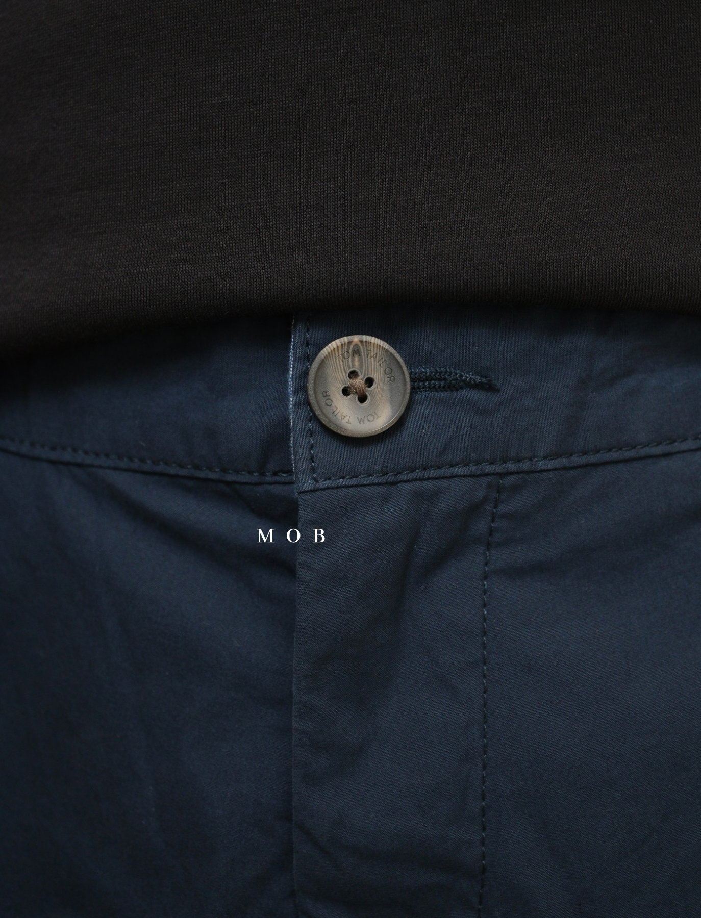 TTSR01003A JIM Bermuda Slim Shorts Navy