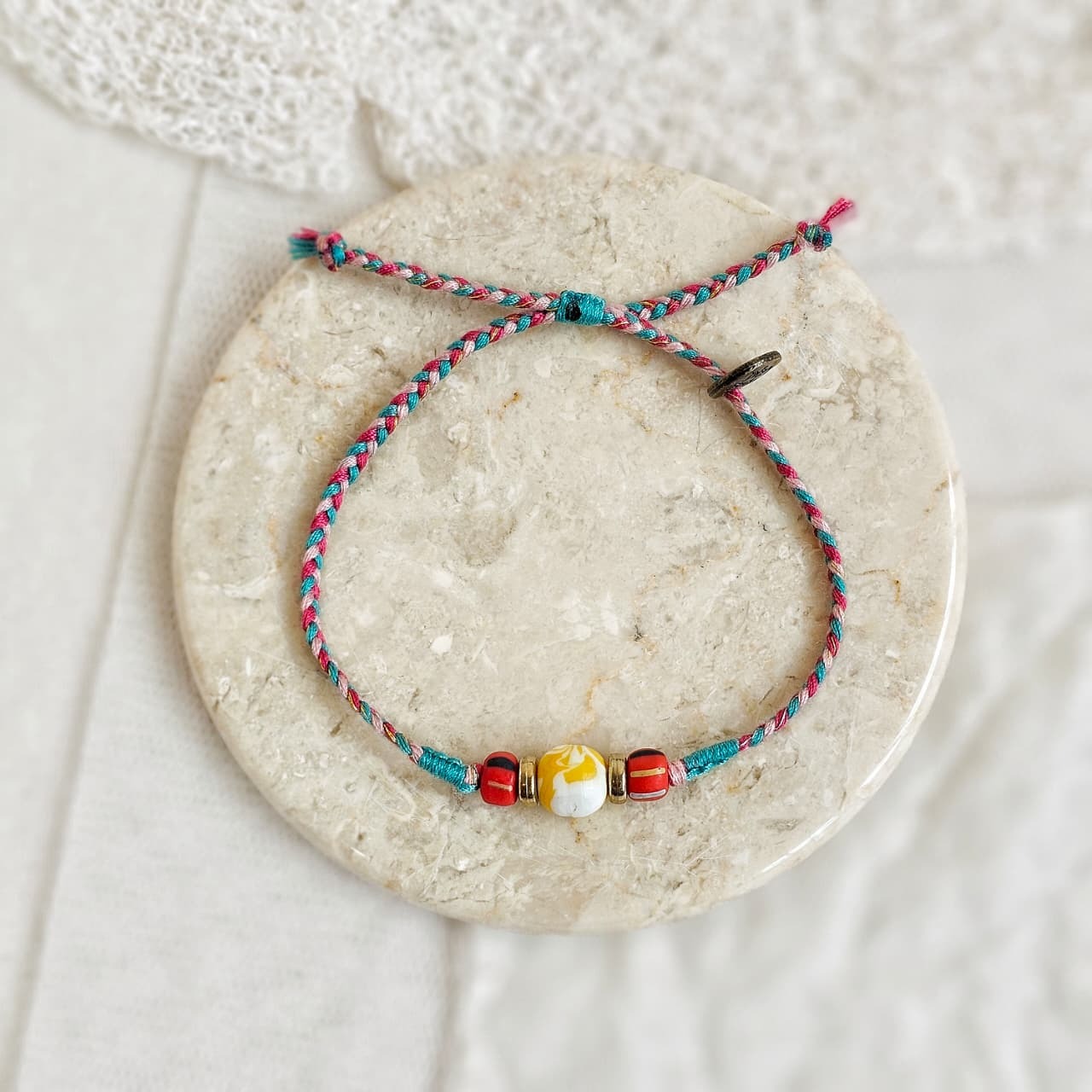 Gelang Rawat Bhumi Djenar Recycled Plastic Glass 25.04.028 Semoetketjil