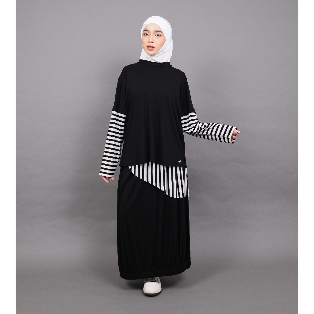 ROKUROKU.ID | Stripe Skena - Setelan Olahraga Muslimah Outfit Salur Sporty Longsleeve Black White Retro Premium