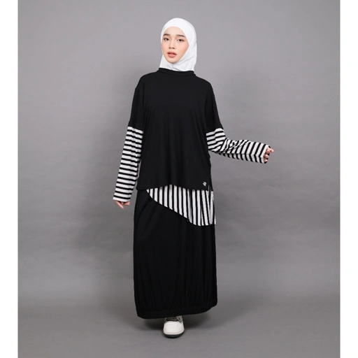 ROKUROKU.ID | Stripe Skena - Setelan Olahraga Muslimah Outfit Salur Sporty Longsleeve Black White Retro Premium