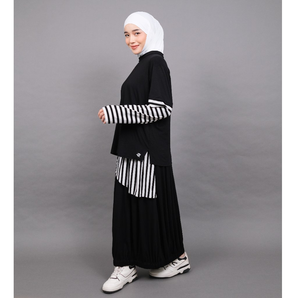 ROKUROKU.ID | Stripe Skena - Setelan Olahraga Muslimah Outfit Salur Sporty Longsleeve Black White Retro Premium