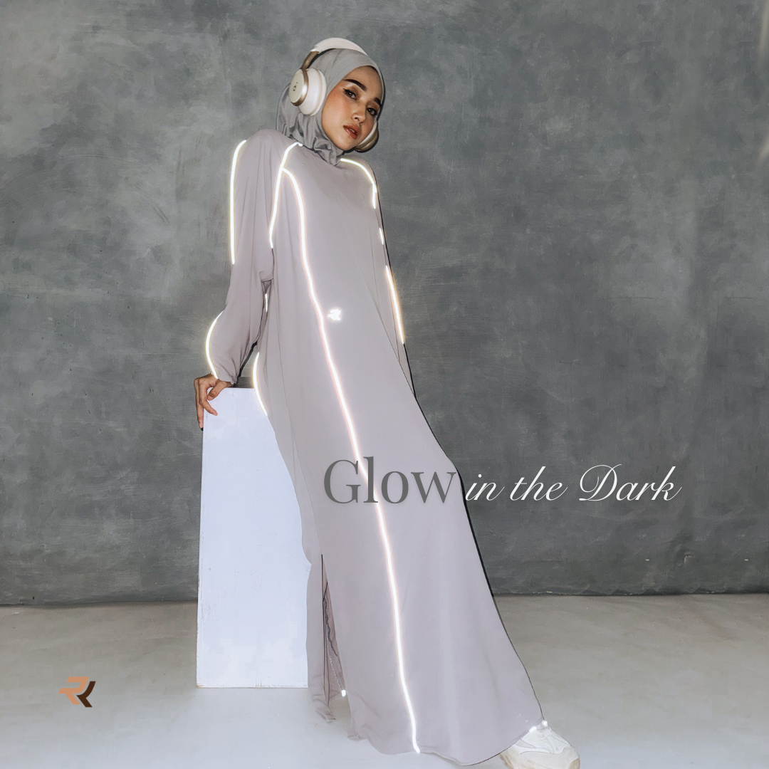 ROKUROKU.ID | Hira Sporty - Gamis Olahraga Reflektif Stripe Baju Olahraga Wanita Muslim Anti UV Syar'i
