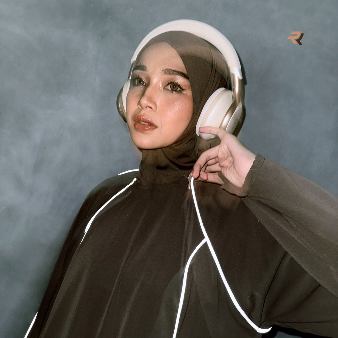 ROKUROKU.ID | Hira Sporty - Gamis Olahraga Reflektif Stripe Baju Olahraga Wanita Muslim Anti UV Syar'i