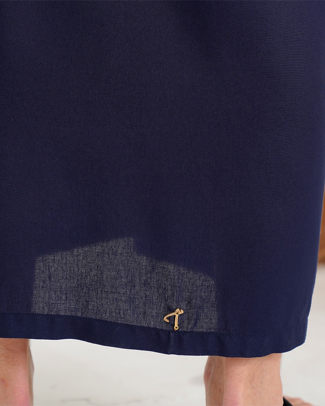 Hugo Saroong 001 Navy