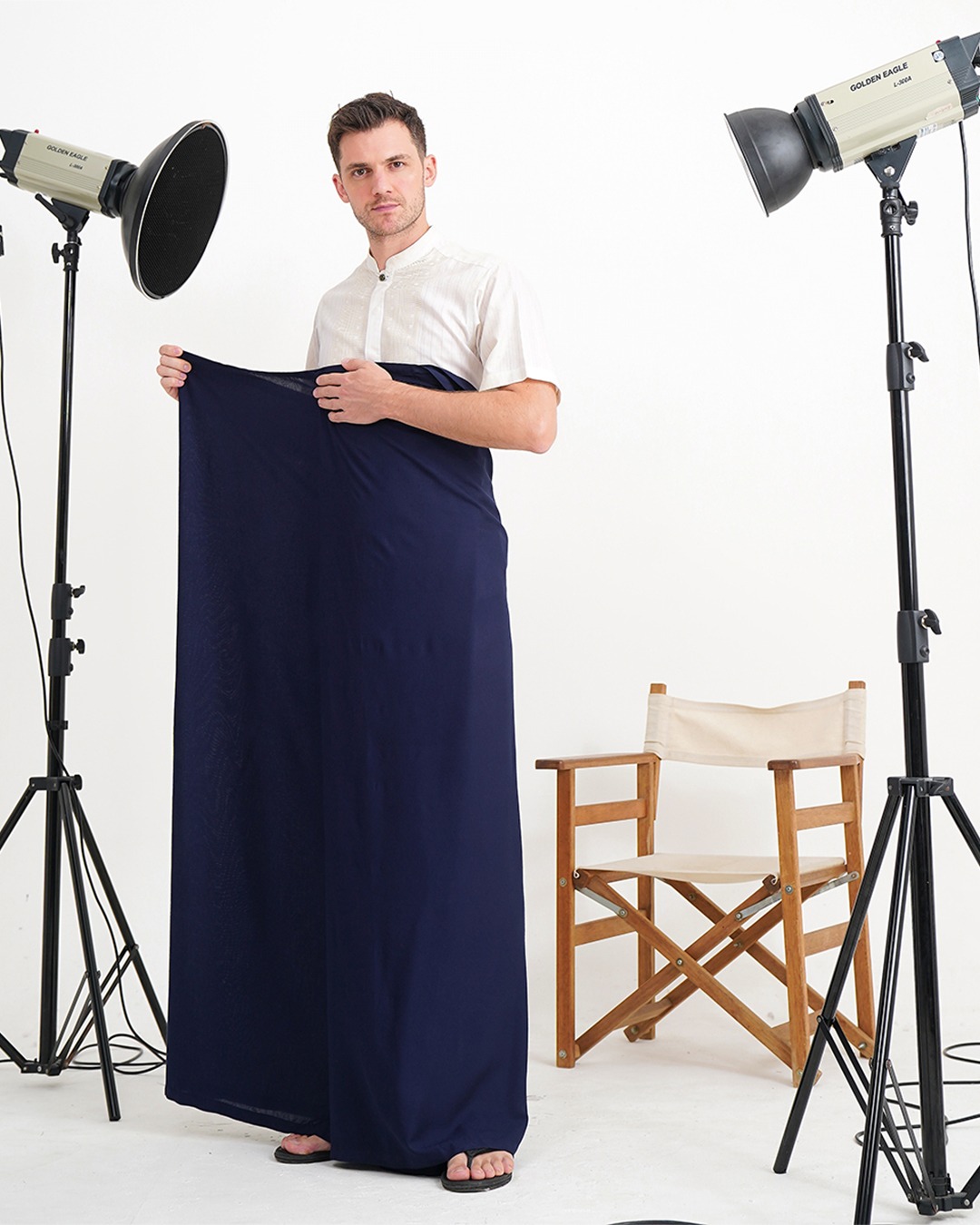 Hugo Saroong 001 Navy