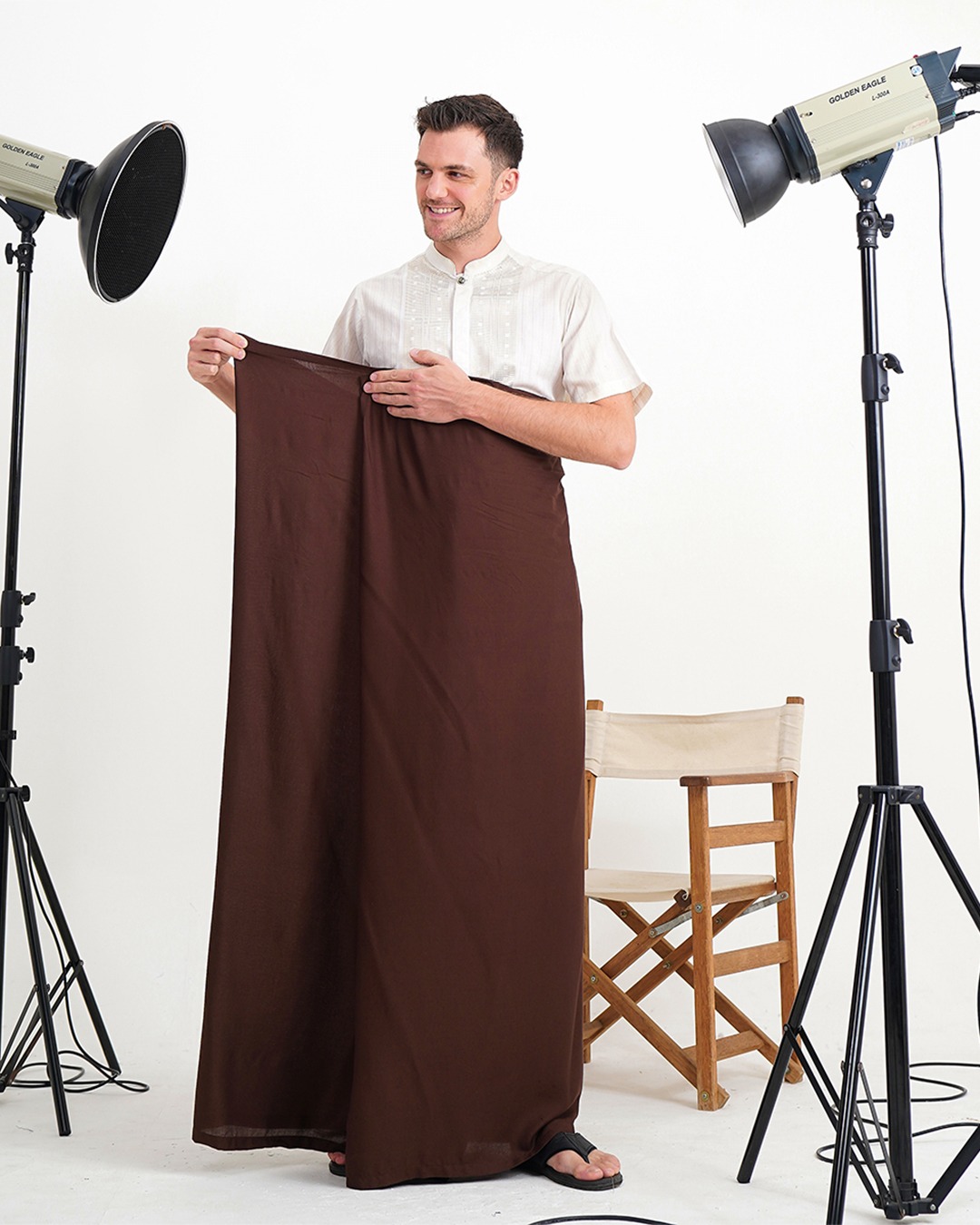 Hugo Saroong 001 Dark Brown