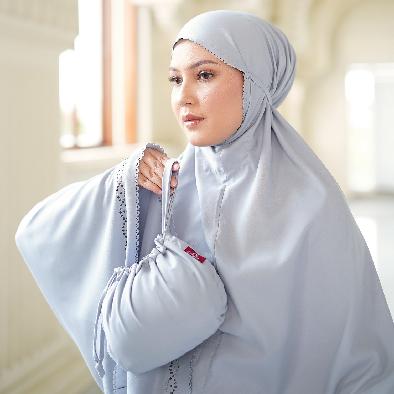 Tiara 526 Grey
