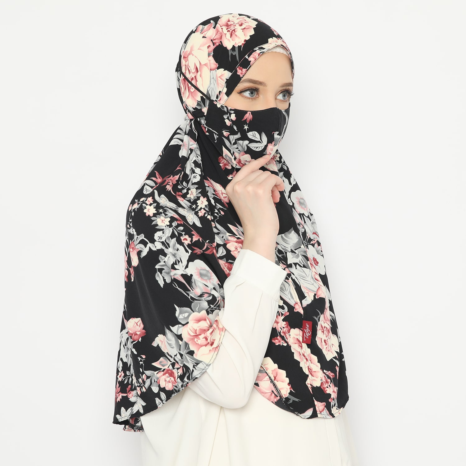 Damour 098 Black