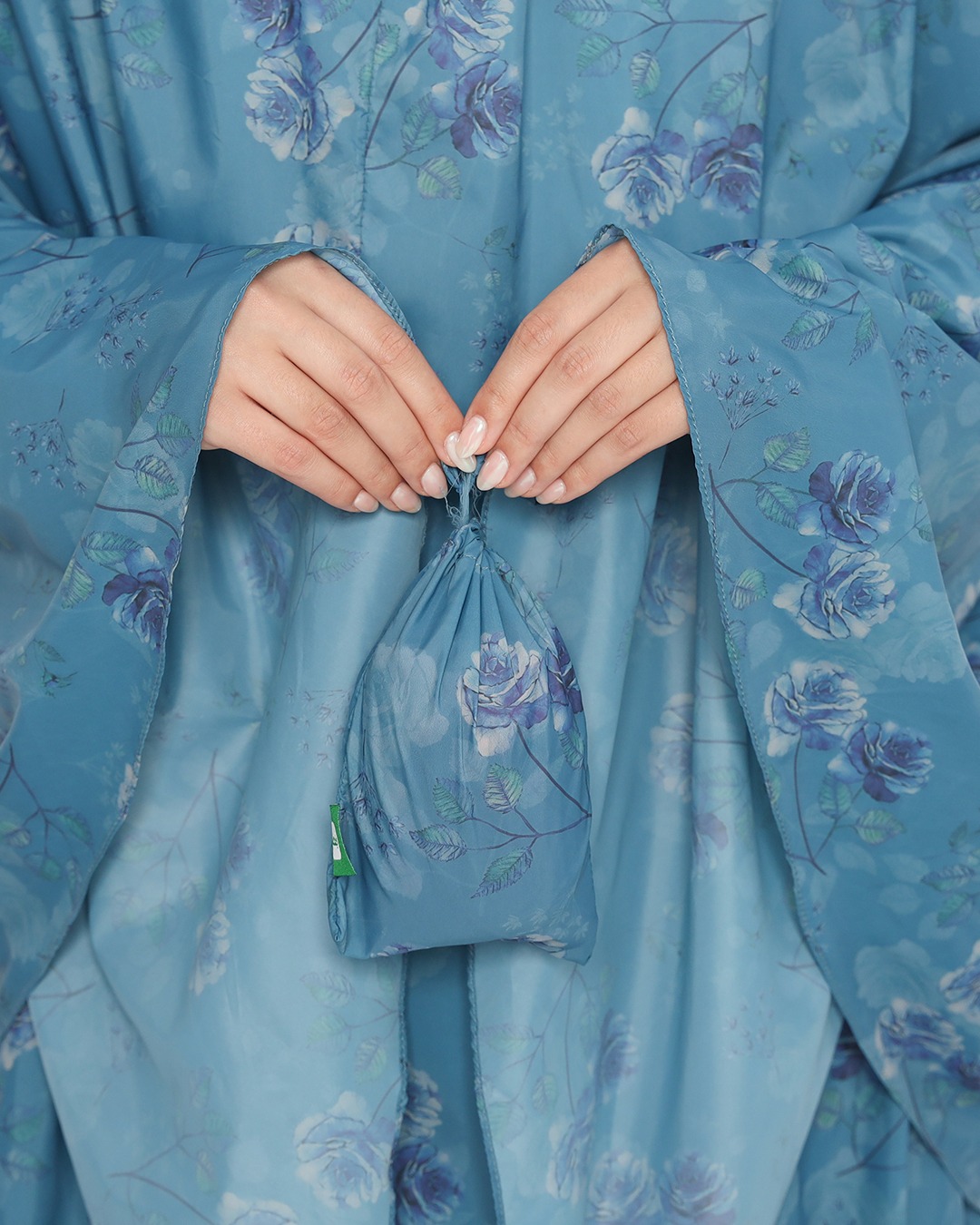 Tiara 565 Blue