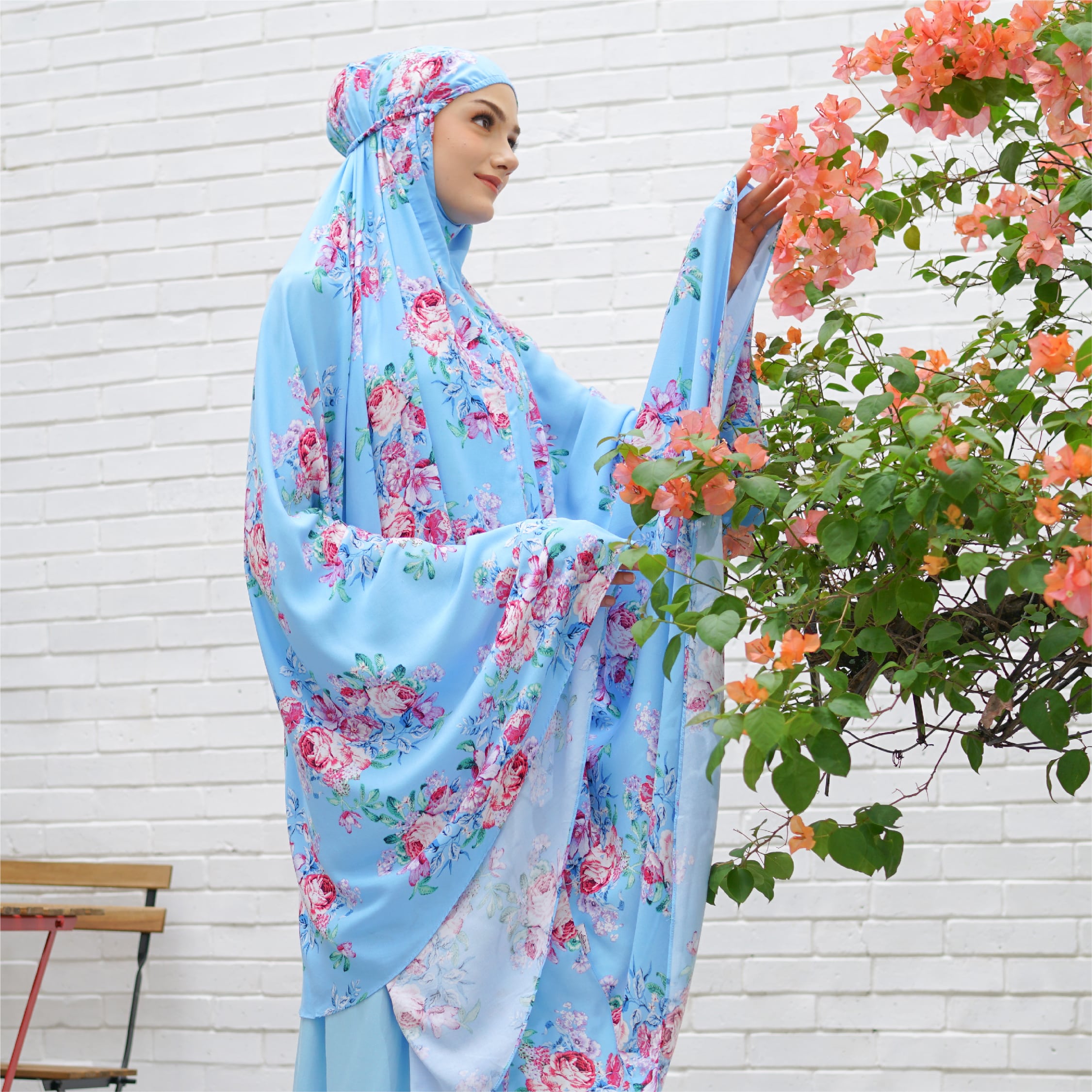 Tiara 492 Blue