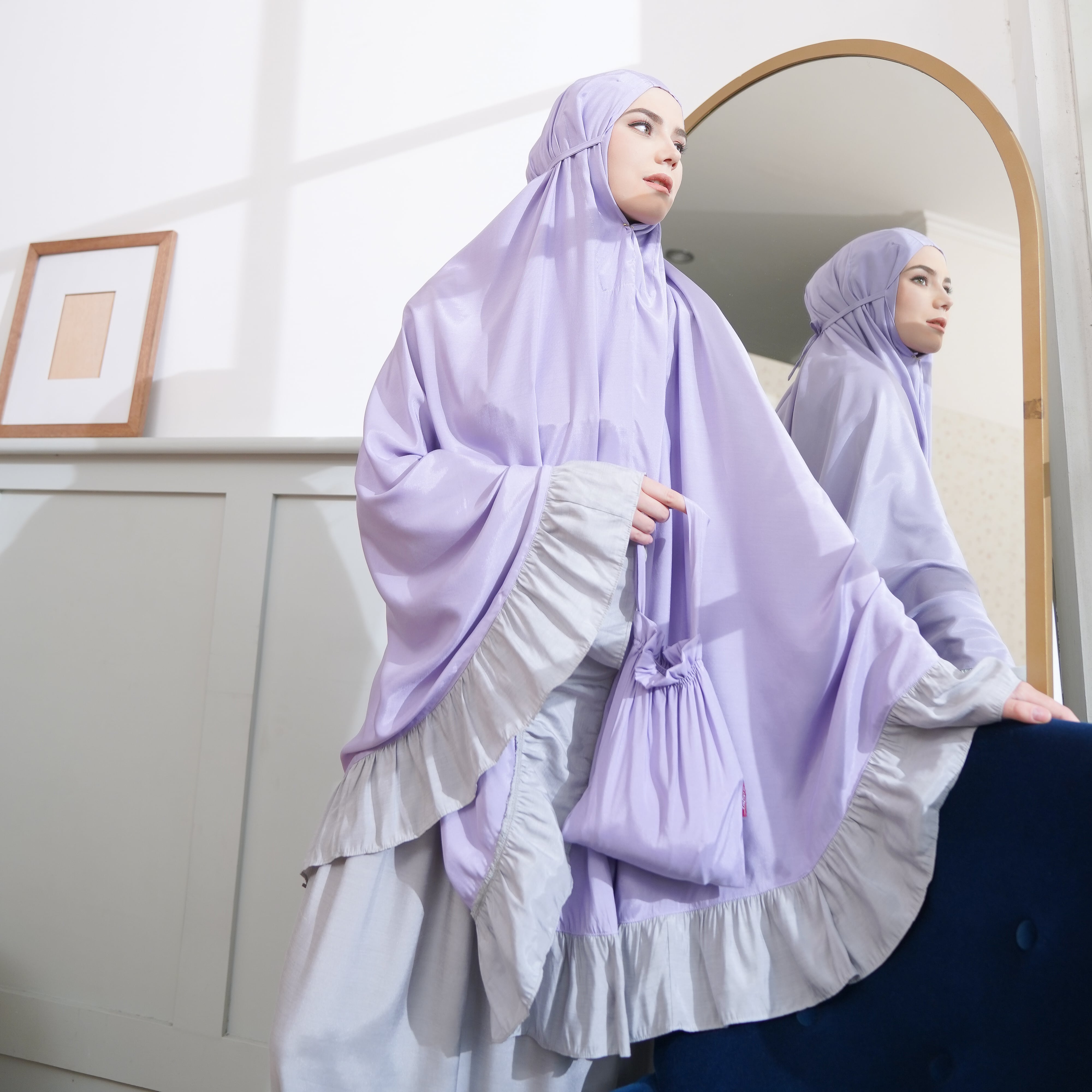 Tiara 498 Purple