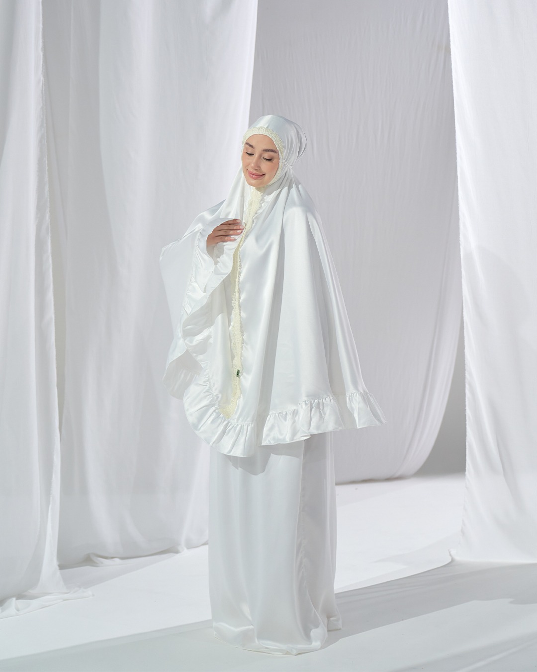 Abhinaya Broken White