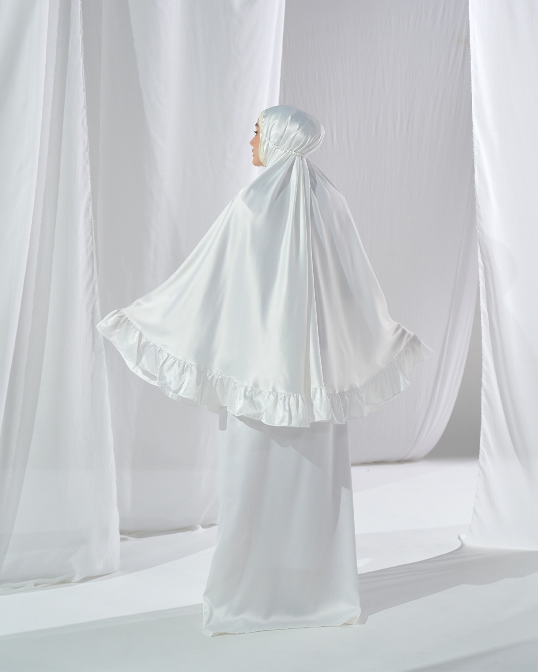 Abhinaya Broken White