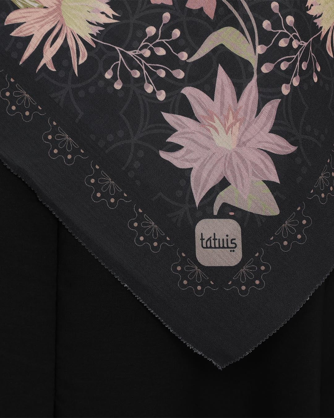 Damour 129 Black
