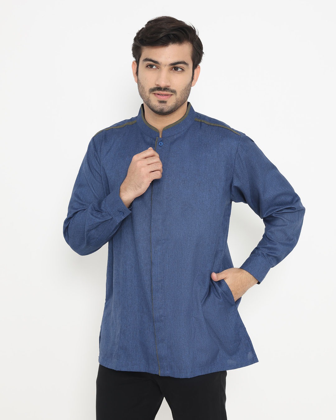Hugo Koko 004 Navy
