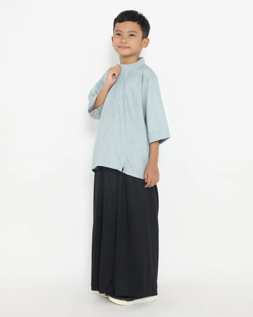Image of Hugo Saroong 003 Black Child