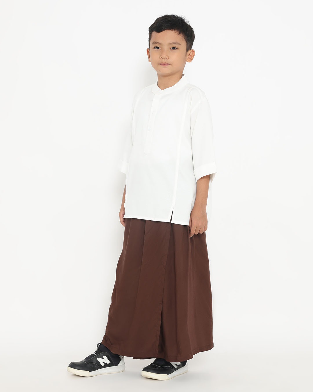 Hugo Saroong 003 Brown Child