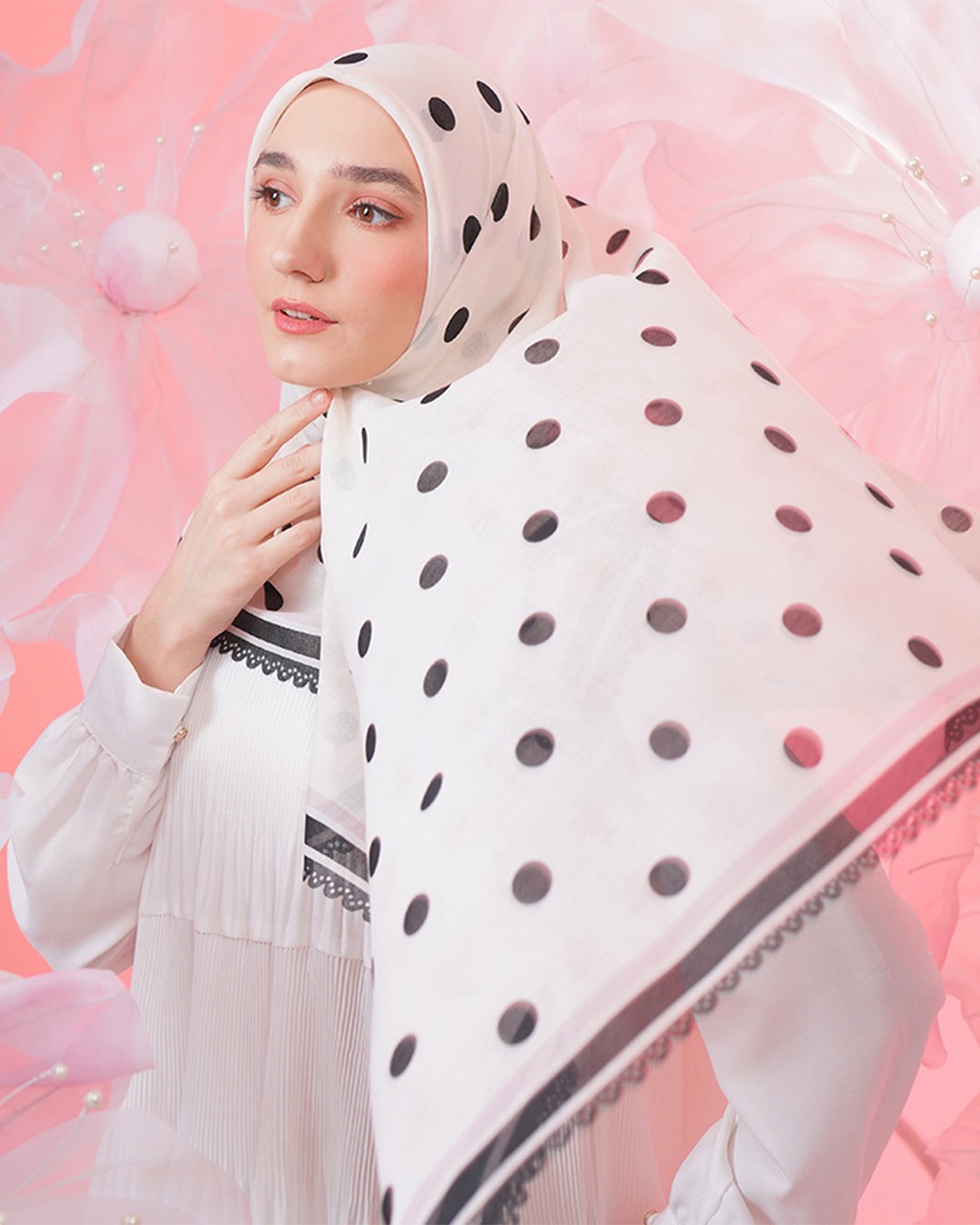 D Amour 102 Broken White - Black