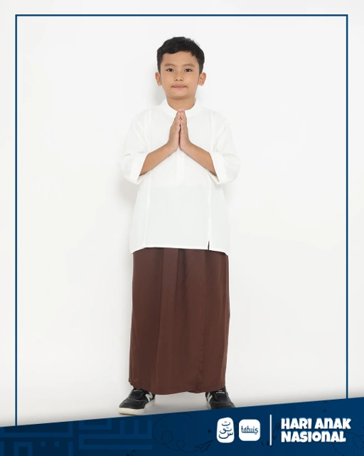 Image of Hugo Saroong 003 Brown Child