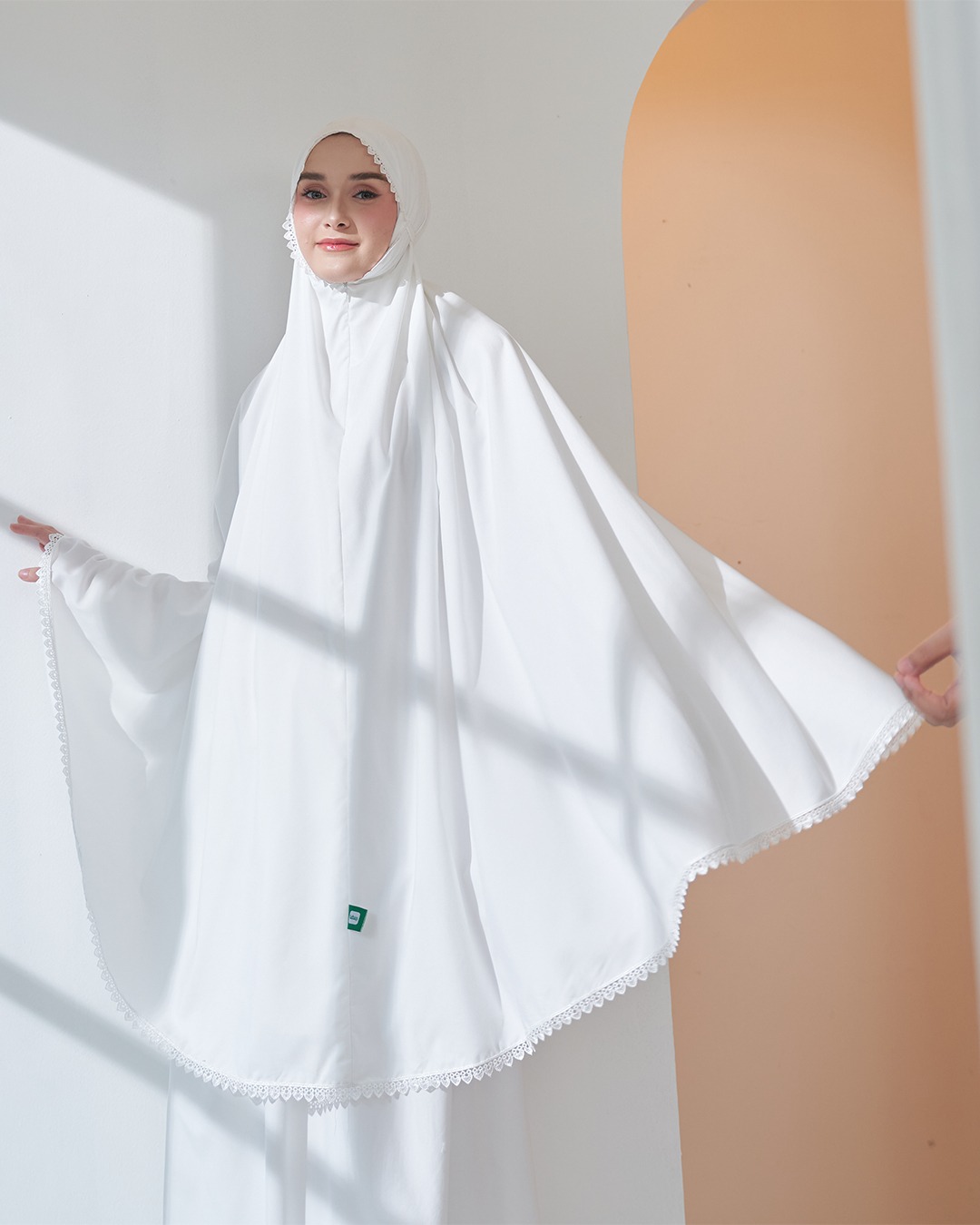 Shafwa 038 Broken White