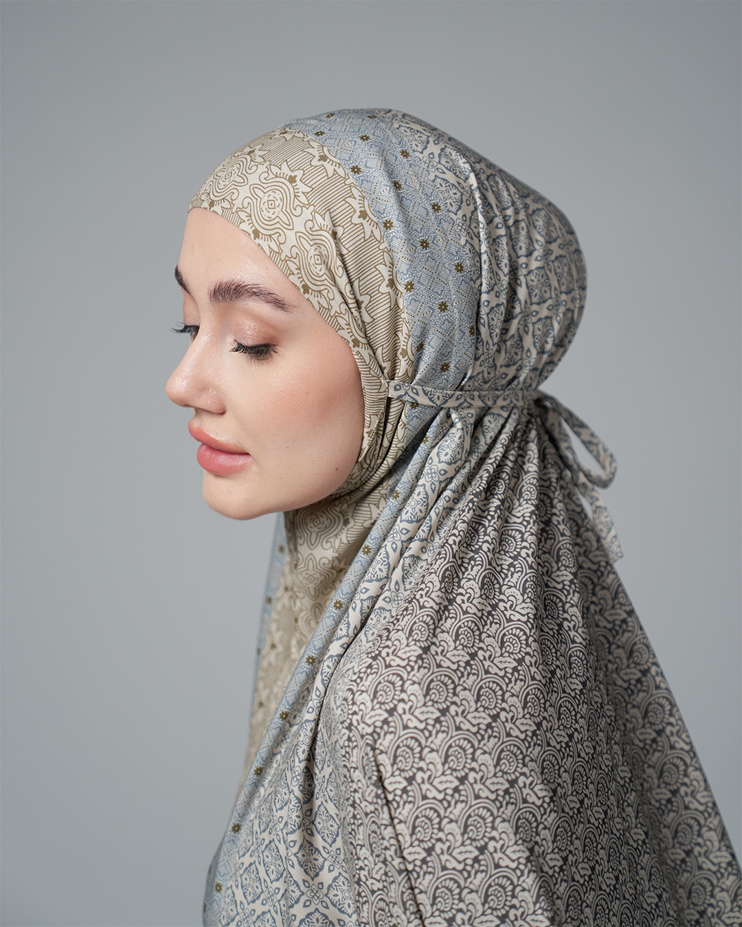 Shiva 186 Cream-Blue