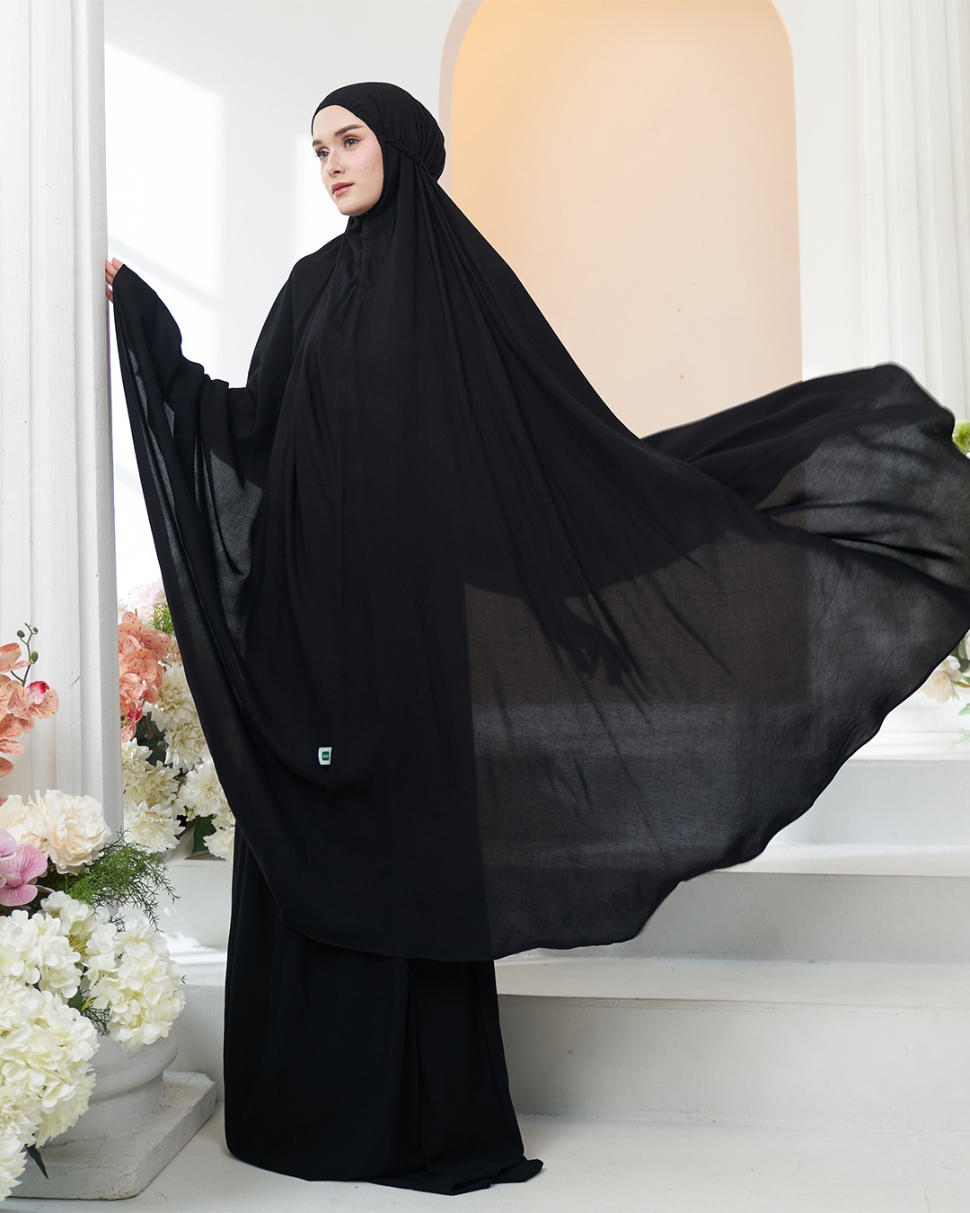 Tiara 516 Black