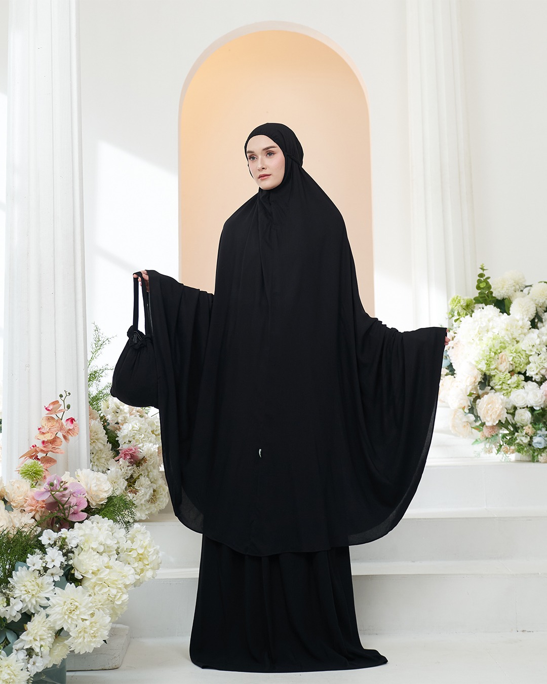 Tiara 516 Black