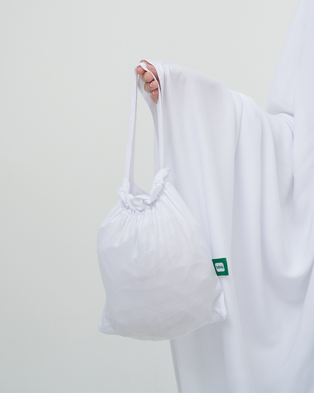 Tiara 516 White