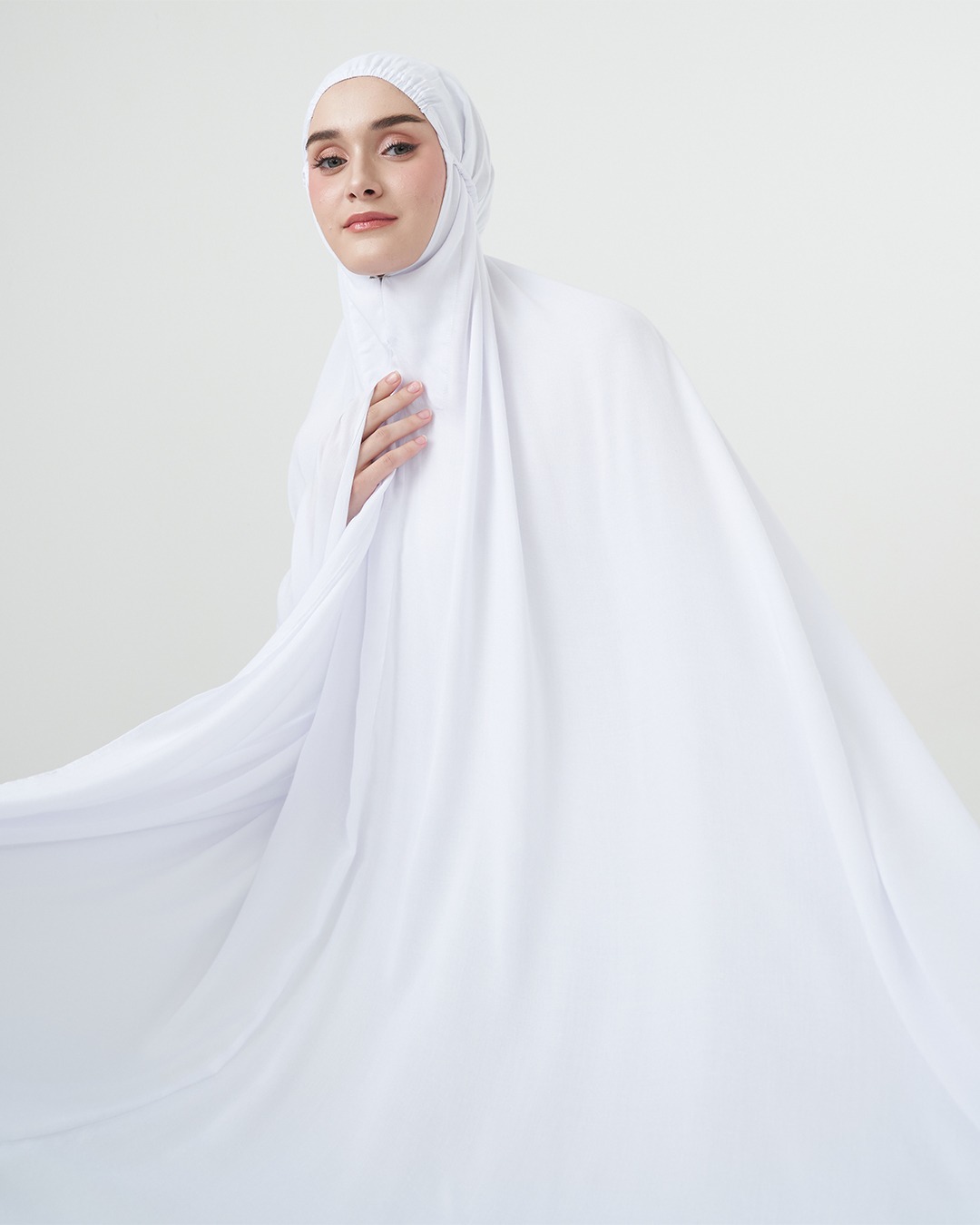 Tiara 516 White