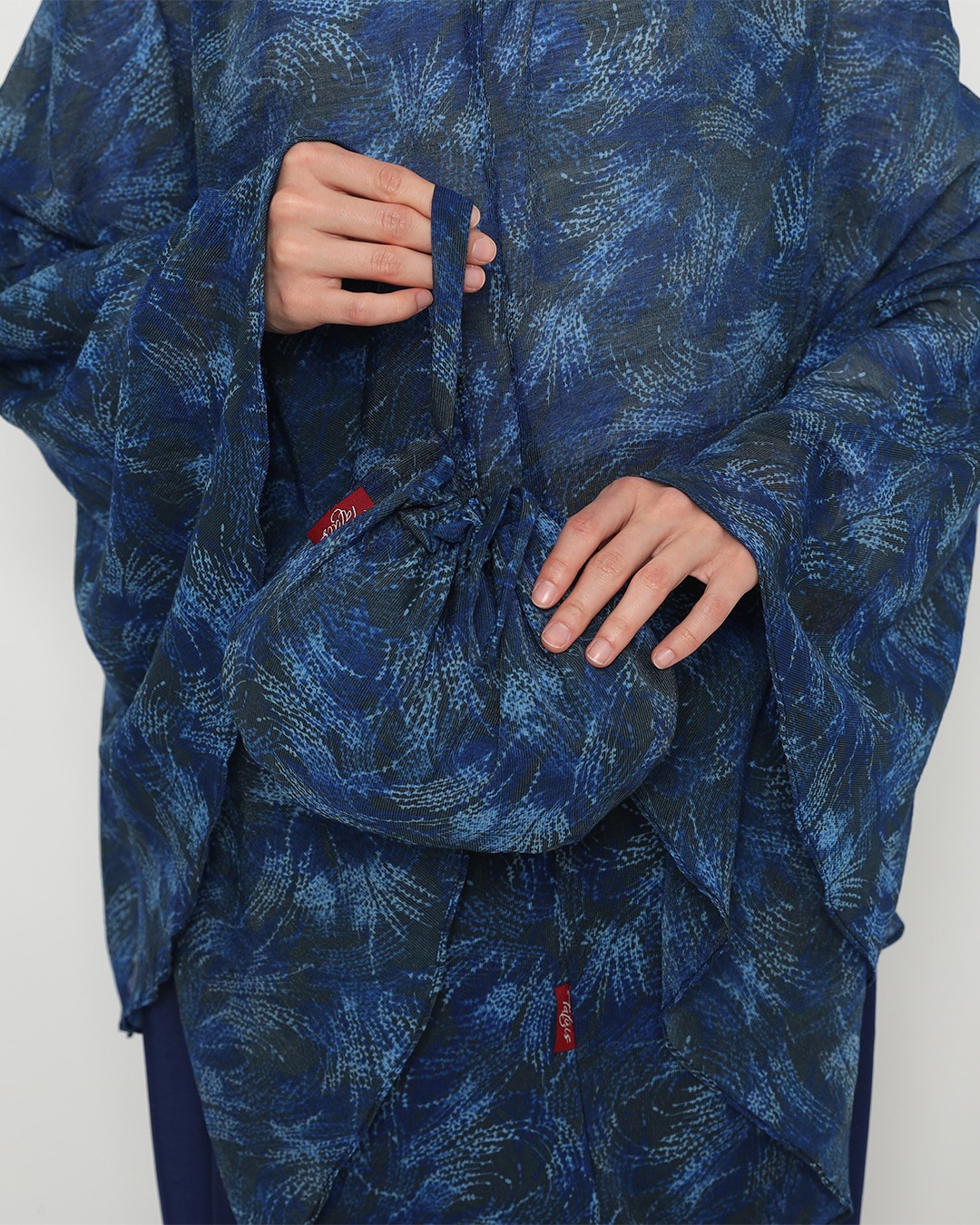 Tiara 542 Blue