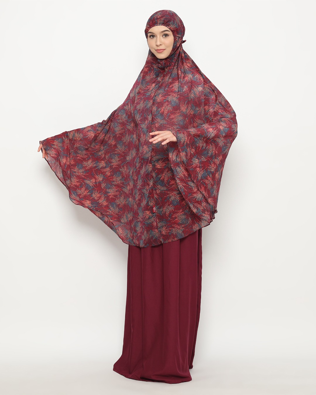 Tiara 542 Maroon