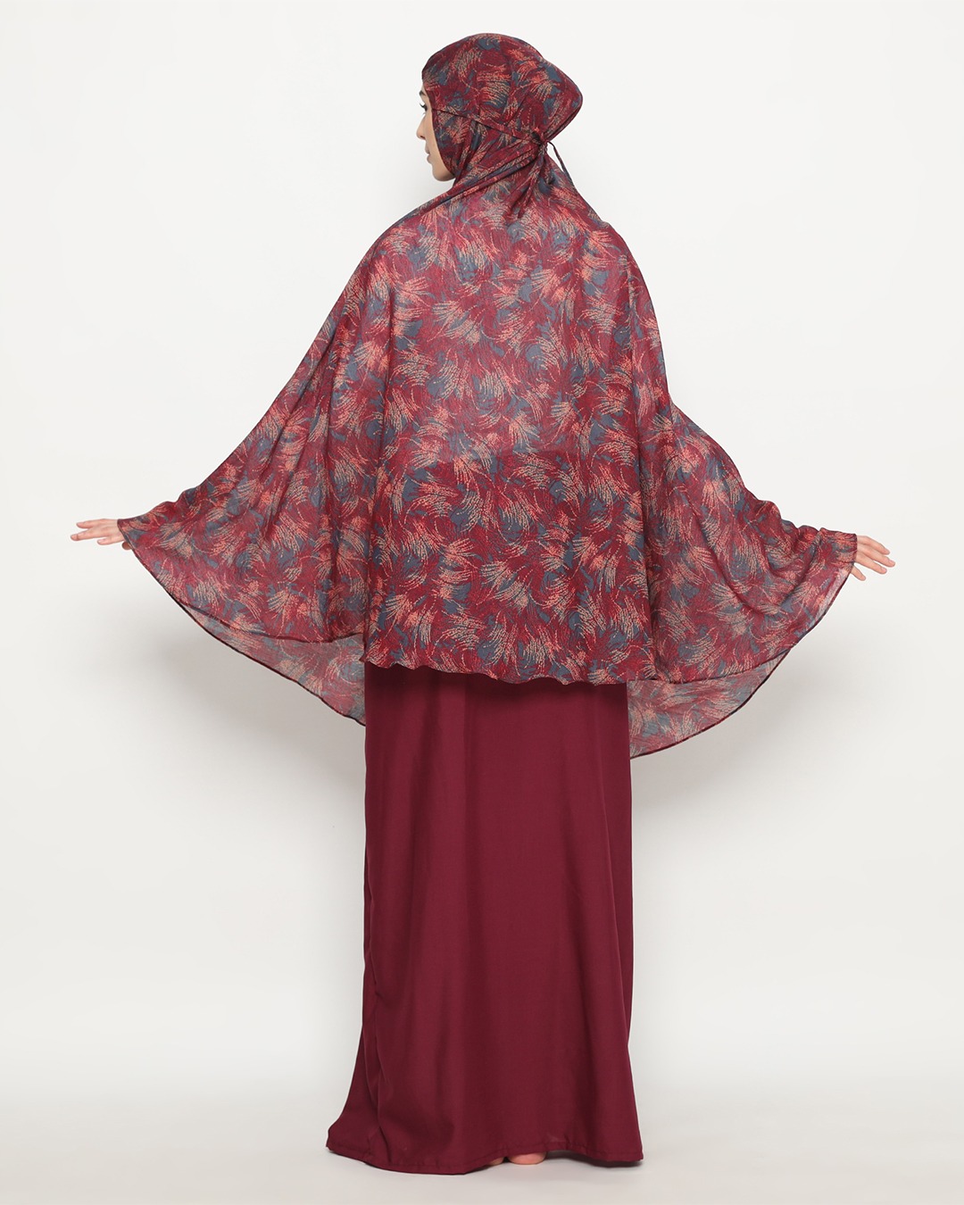 Tiara 542 Maroon