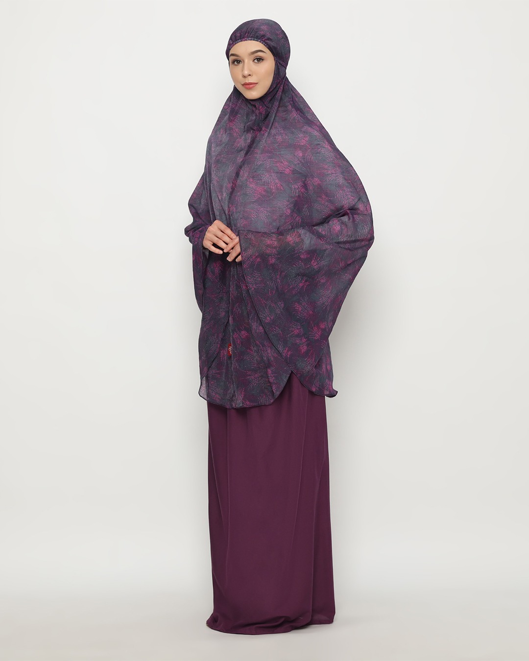 Tiara 542 Purple