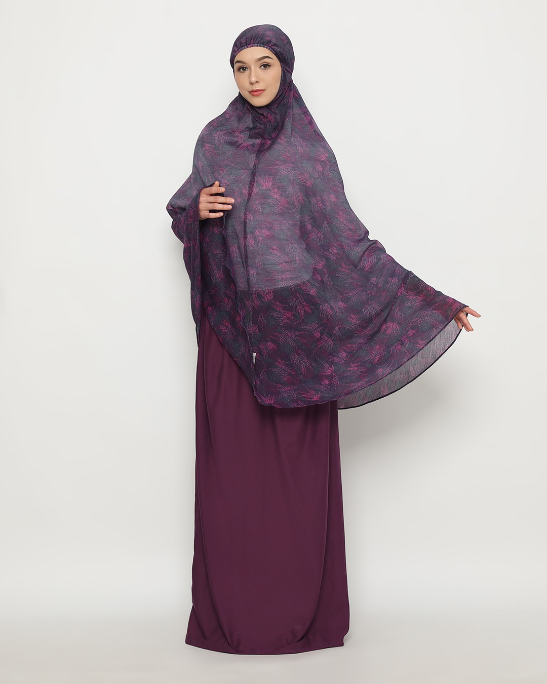 Tiara 542 Purple