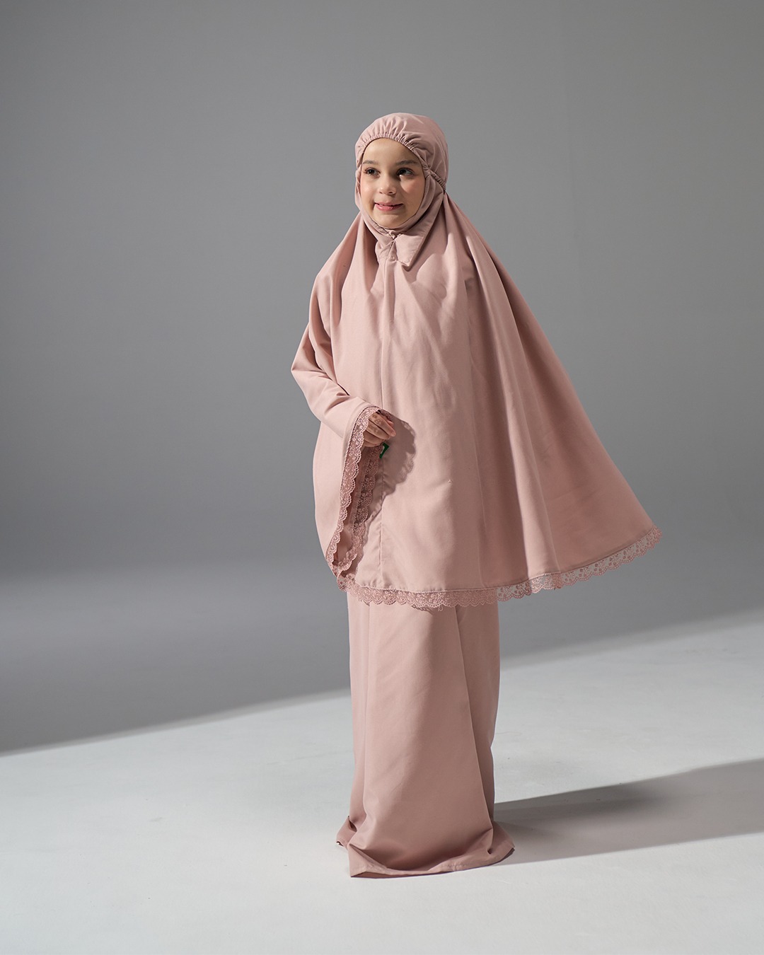 Tiara 545 Dusty Pink Child