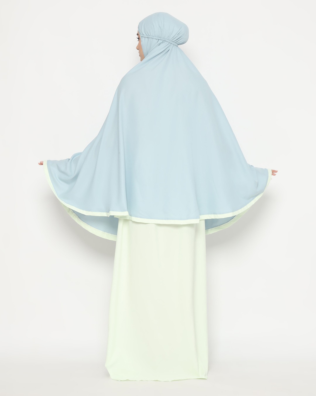 Tiara 561 Blue