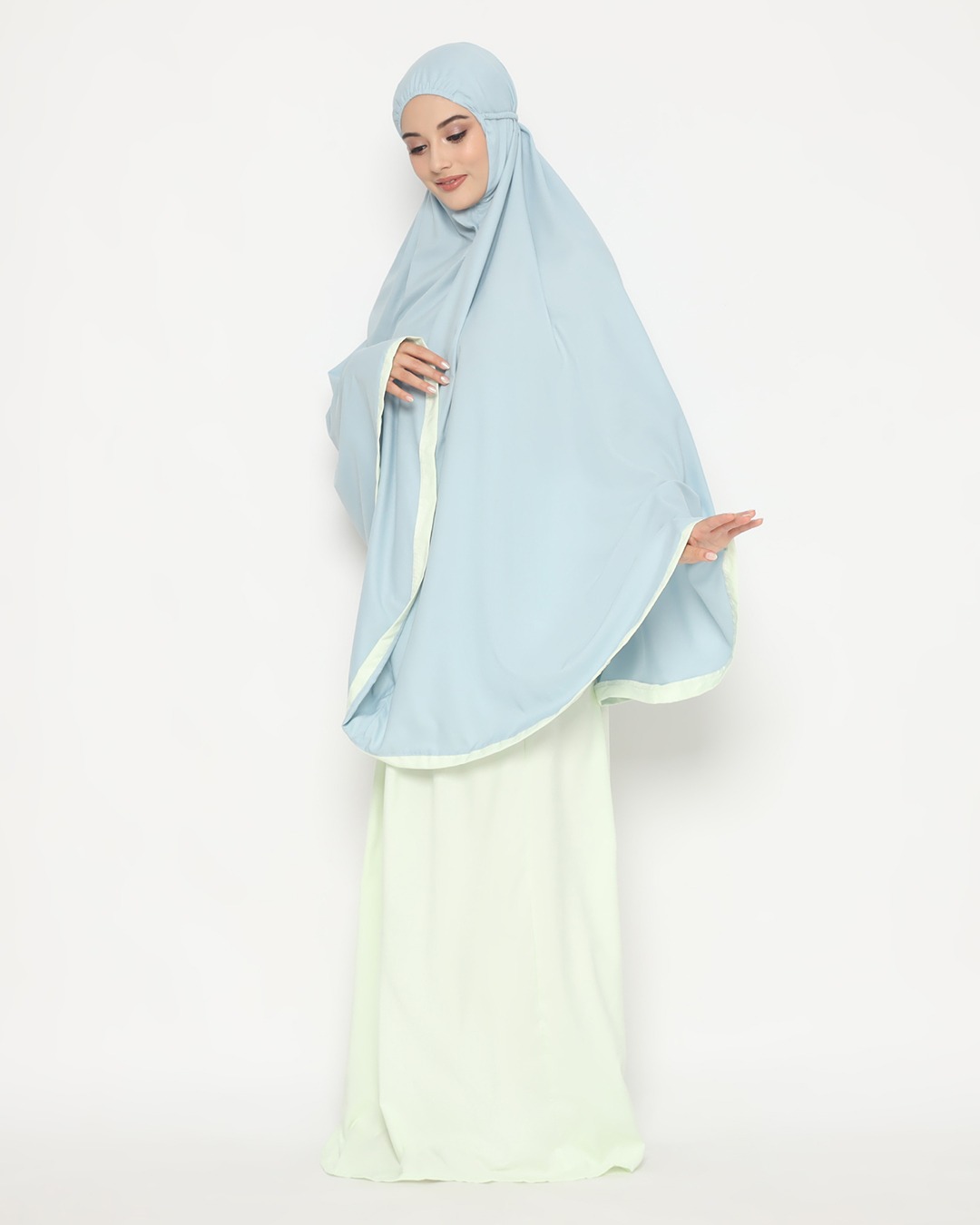 Tiara 561 Blue
