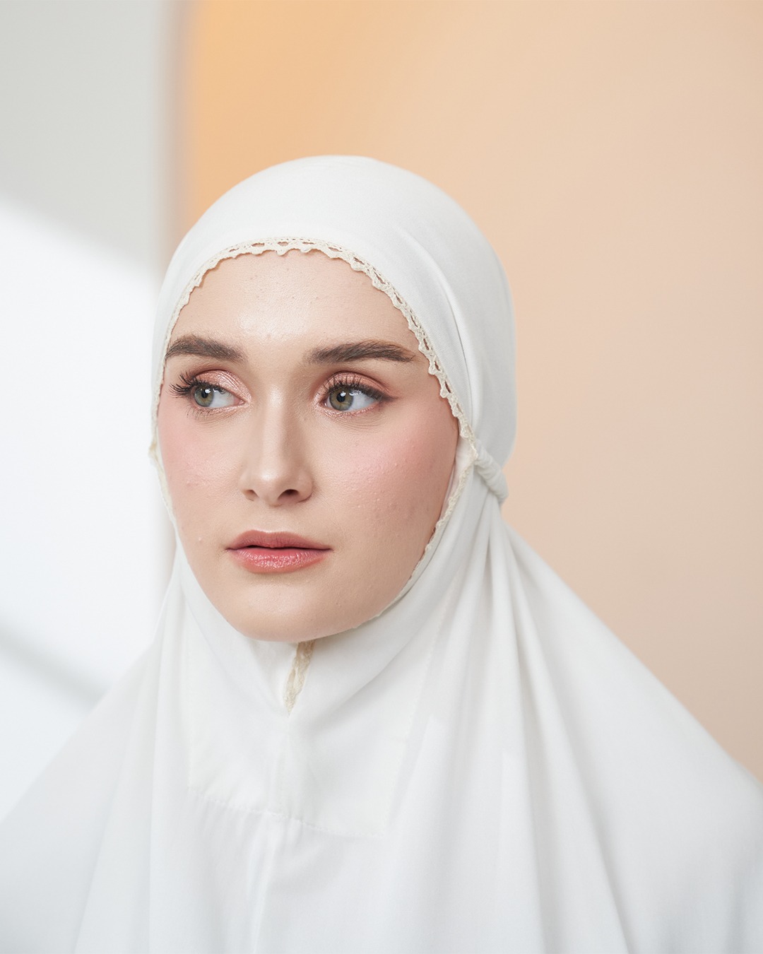 Tiara 567 Broken White - Official Hajj Merchandise 2024 BSI