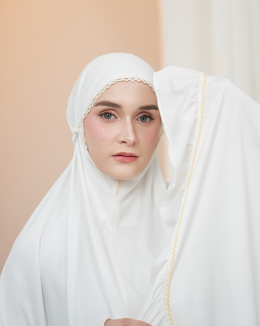 Tiara 567 Broken White - Official Hajj Merchandise 2024 BSI