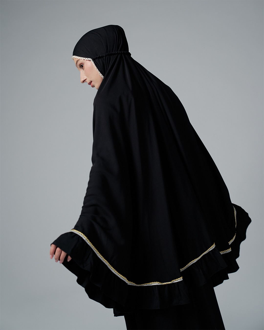 Tiara 567 Black