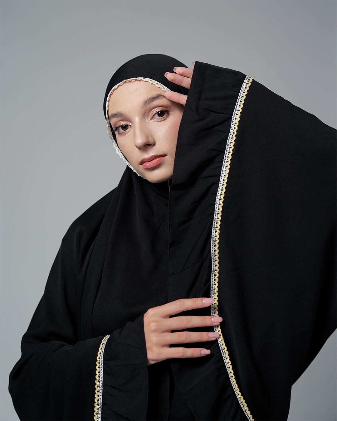 Tiara 567 Black