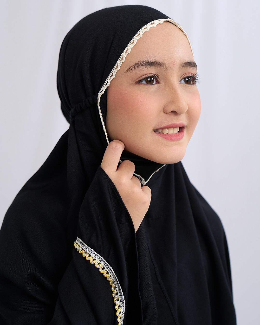 Tiara 567 Black Child