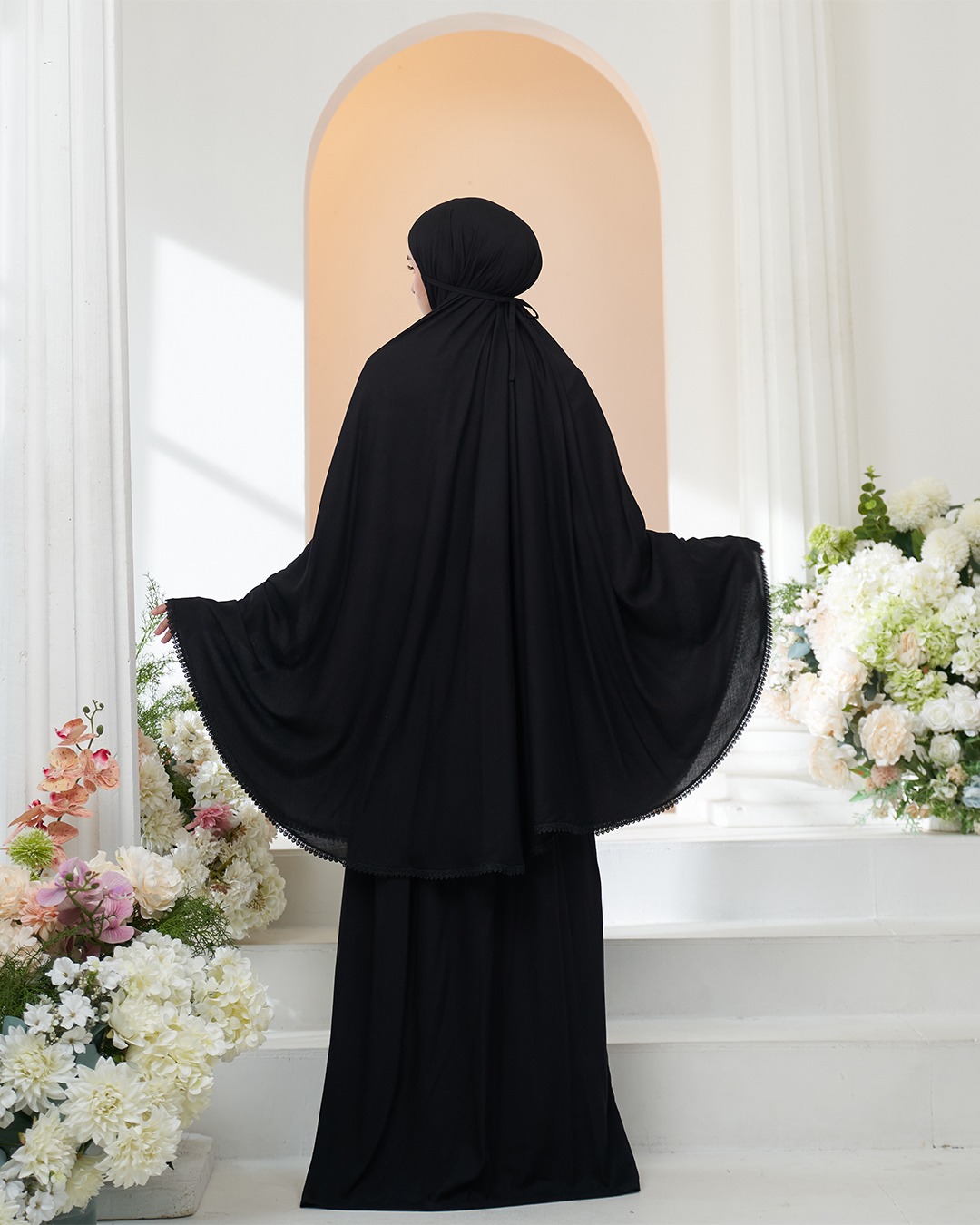 Tiara 569 Black