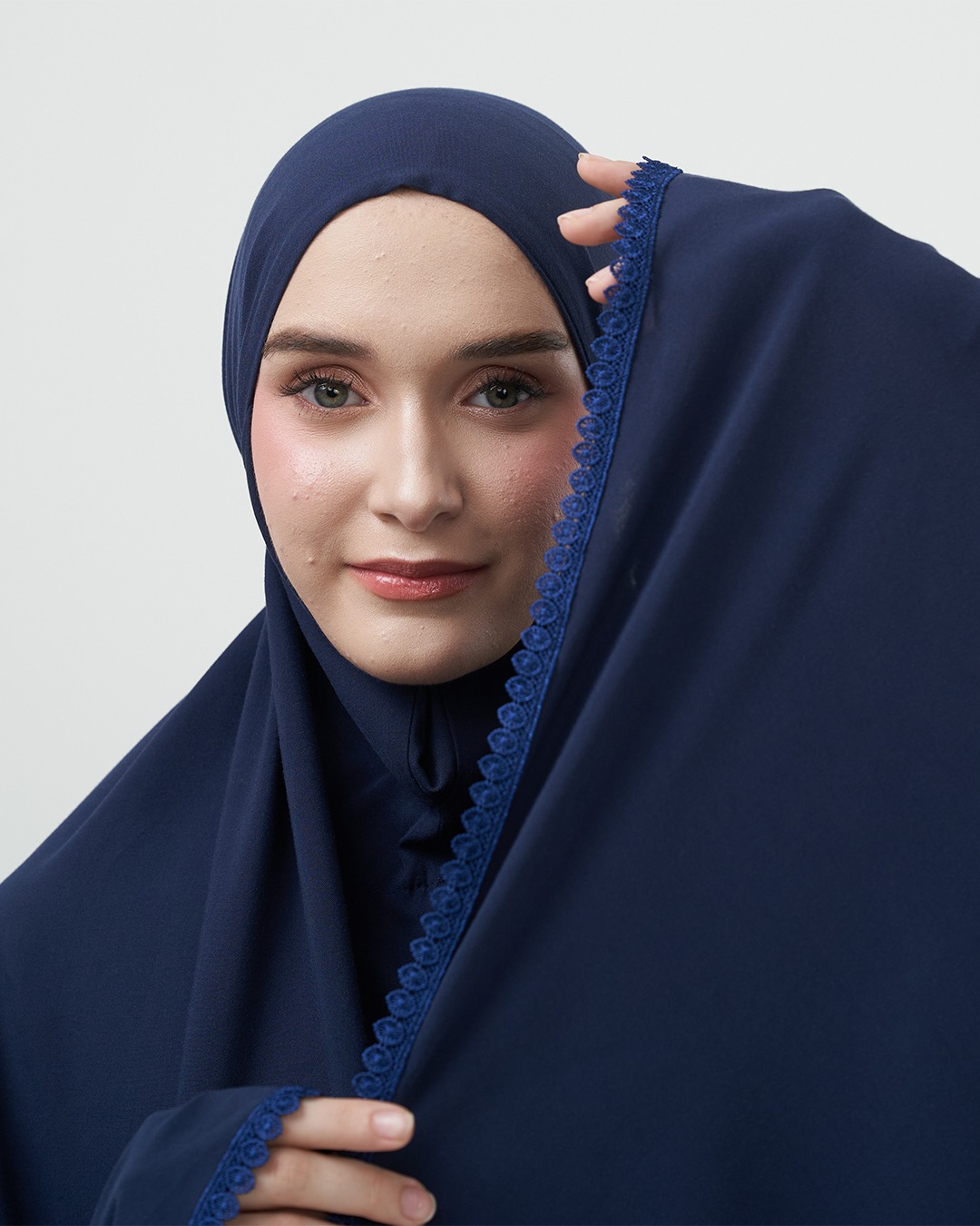 Tiara 569 Navy