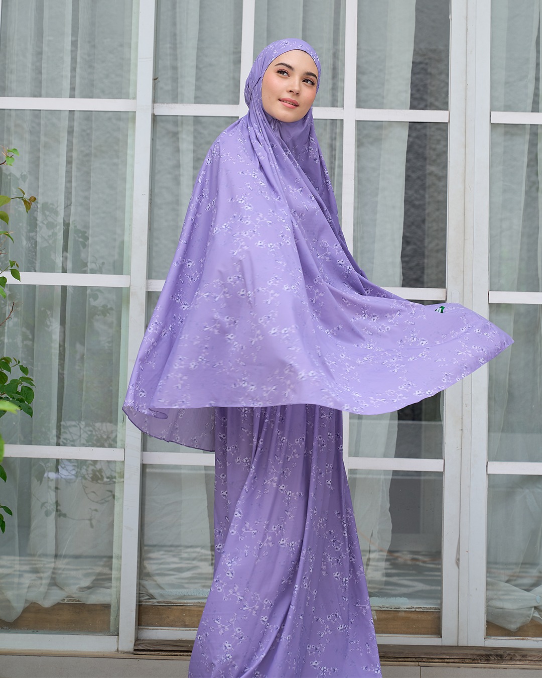 Tiara 583 Purple