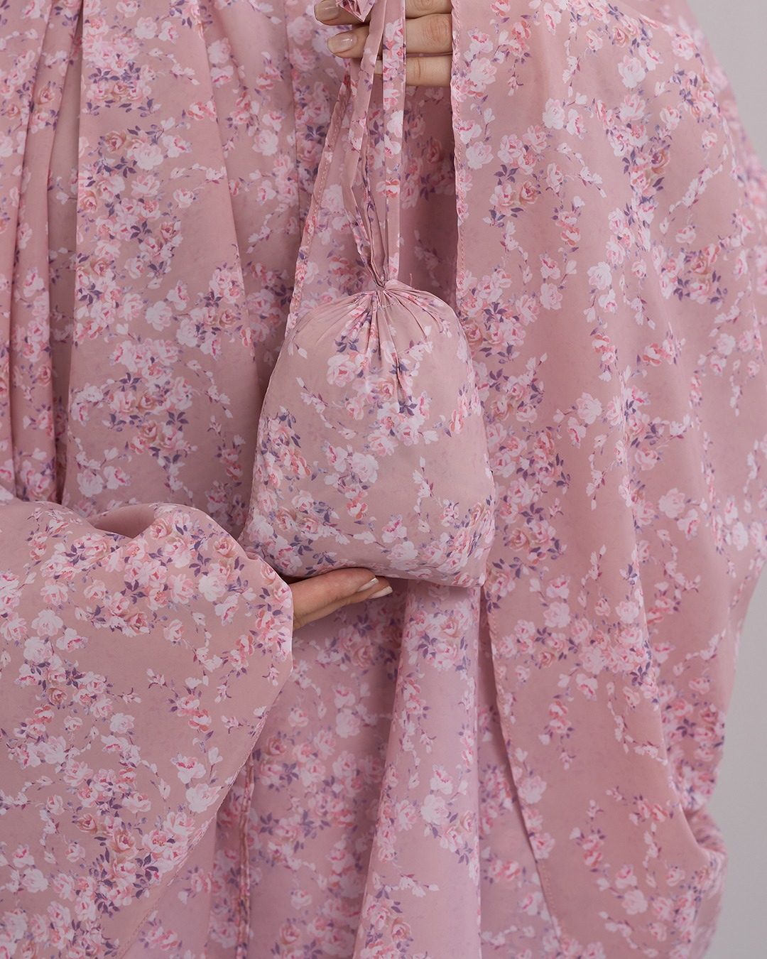 Tiara 584 Peach