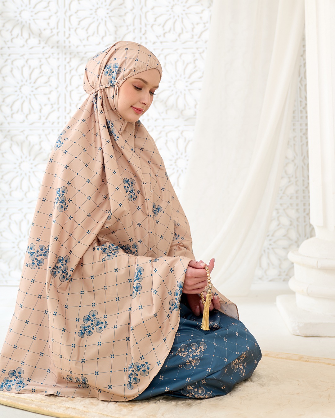 Tiara 586 Cream