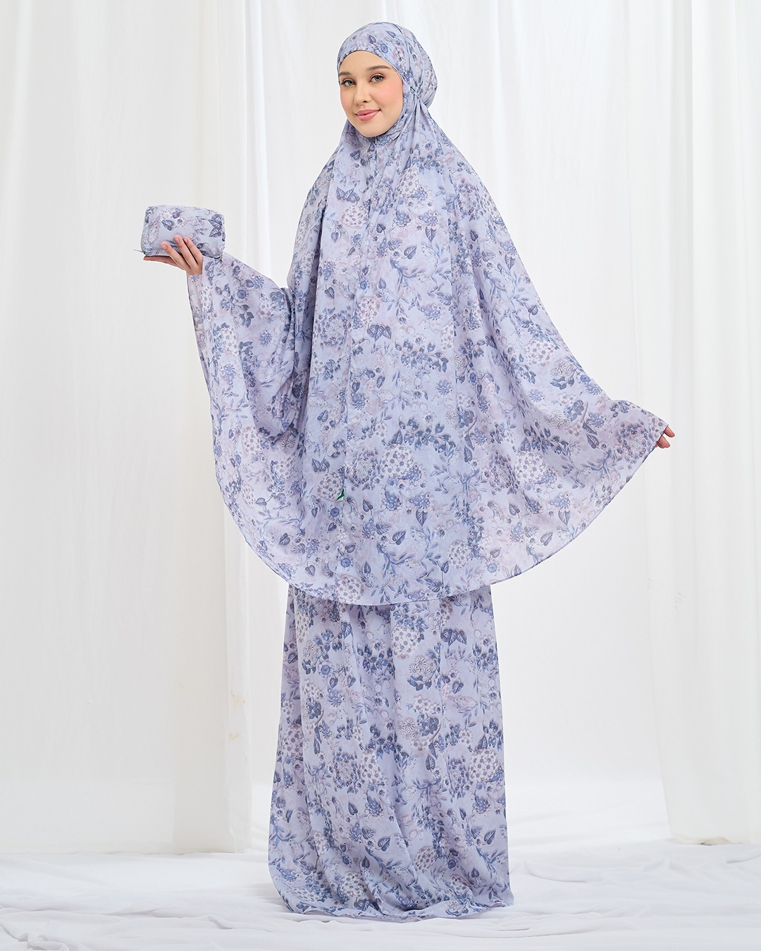 Tiara 587 Blue